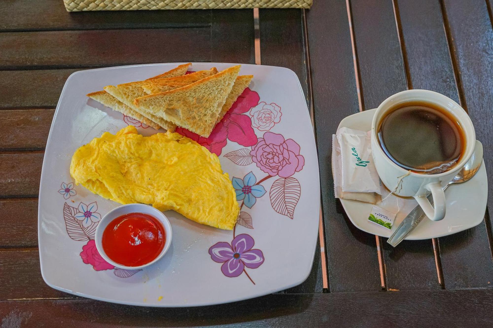 Made Taro - Menjangan Homestay Banyuwedang Εξωτερικό φωτογραφία