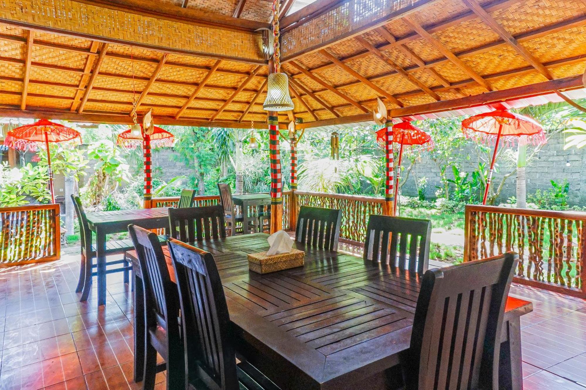 Made Taro - Menjangan Homestay Banyuwedang Εξωτερικό φωτογραφία