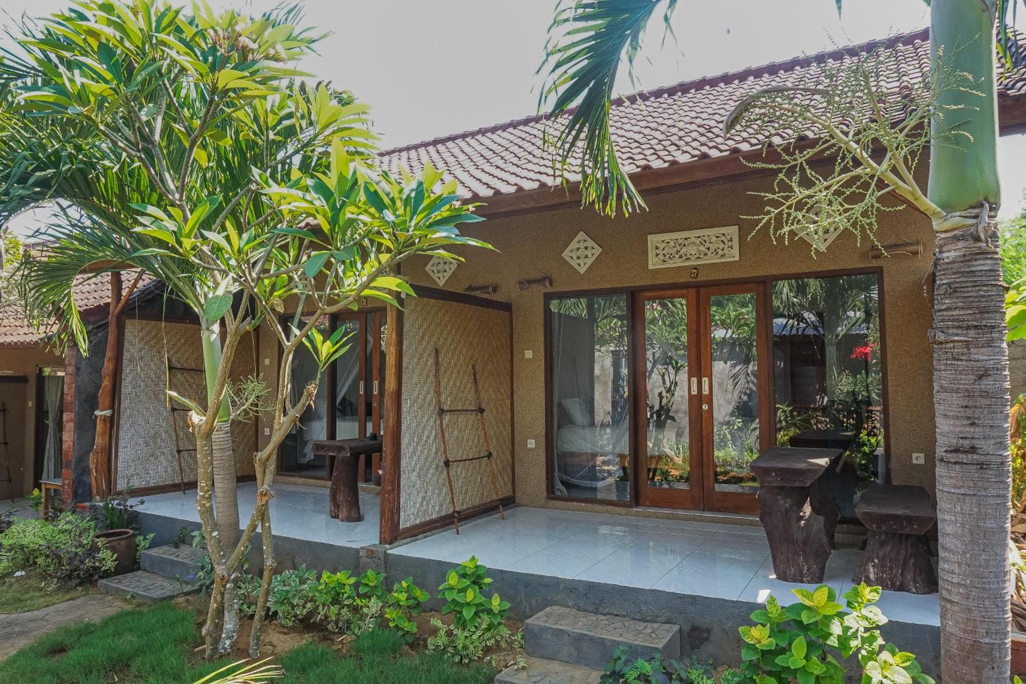 Made Taro - Menjangan Homestay Banyuwedang Εξωτερικό φωτογραφία