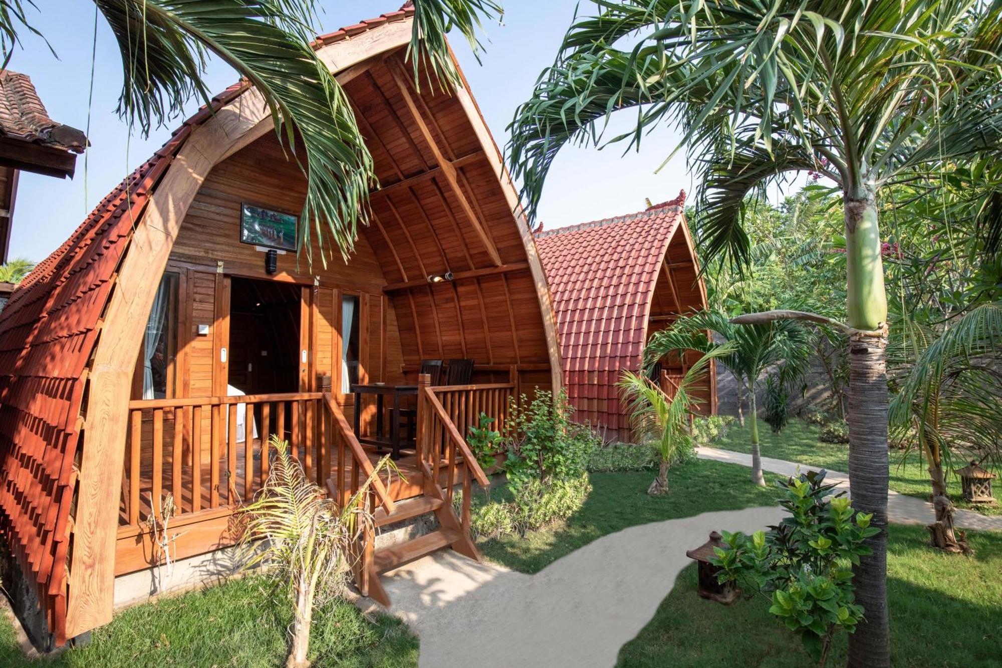 Made Taro - Menjangan Homestay Banyuwedang Εξωτερικό φωτογραφία