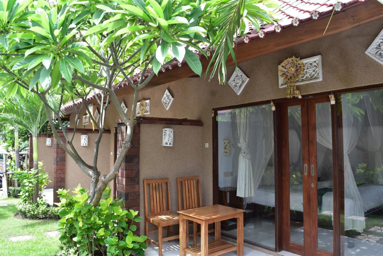 Made Taro - Menjangan Homestay Banyuwedang Εξωτερικό φωτογραφία